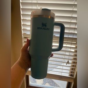 NWOT 40oz blue Stanley tumbler